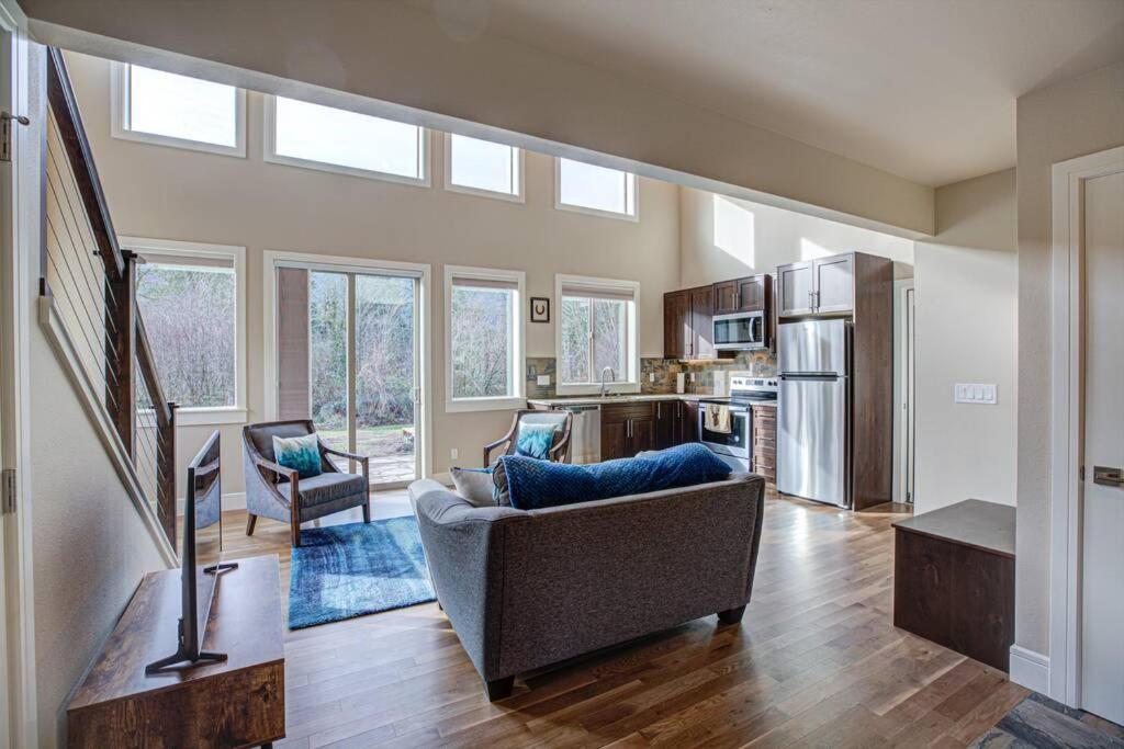 Newly Built Modern Chalet Duplex - 2 Mount Hood Village 外观 照片